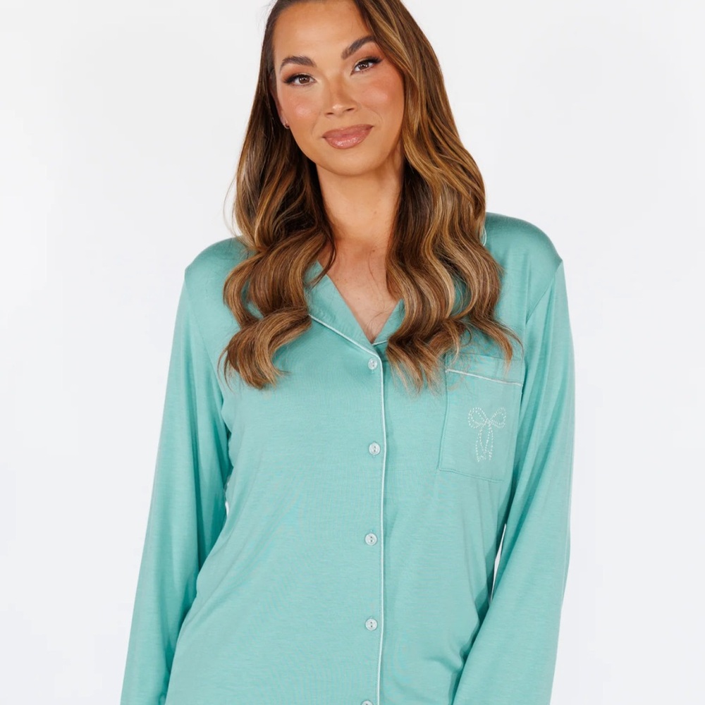 In My Sundays Winter Green Embroidered Bow Long Sleeve/pant PJs LIKE NEW*MEDIUM